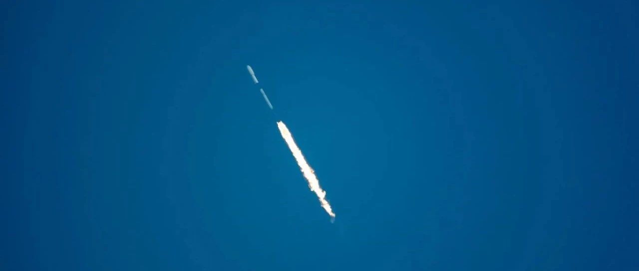SpaceX混合发射21颗通信卫星
