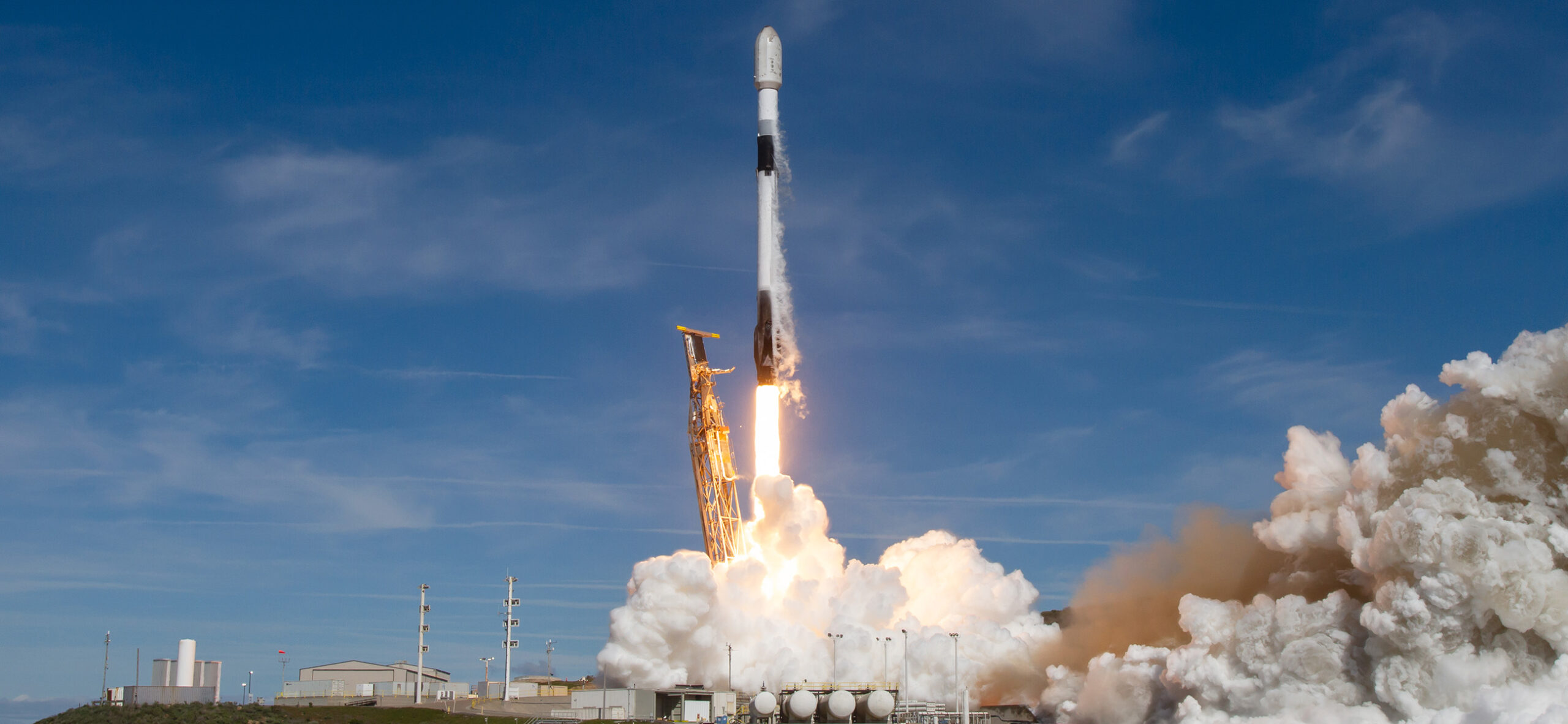 SpaceX在2024年的首次拼车发射任务中发射了53颗卫星