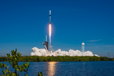 SpaceX以国防为重点的Starshield卫星互联网业务获得第一份合同