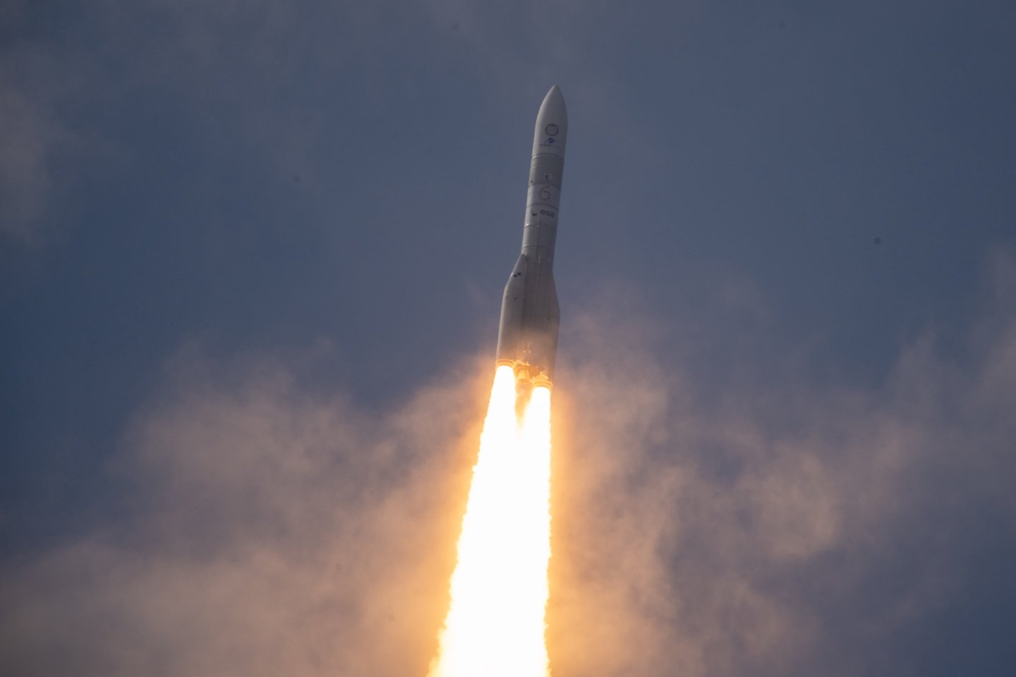 欧洲新型阿丽亚娜6号火箭首飞成功：重塑欧洲太空实力