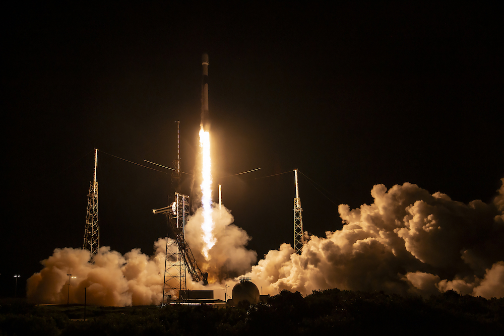 SpaceX成功发射AST SpaceMobile首批5颗商业卫星，开启太空蜂窝网络新时代