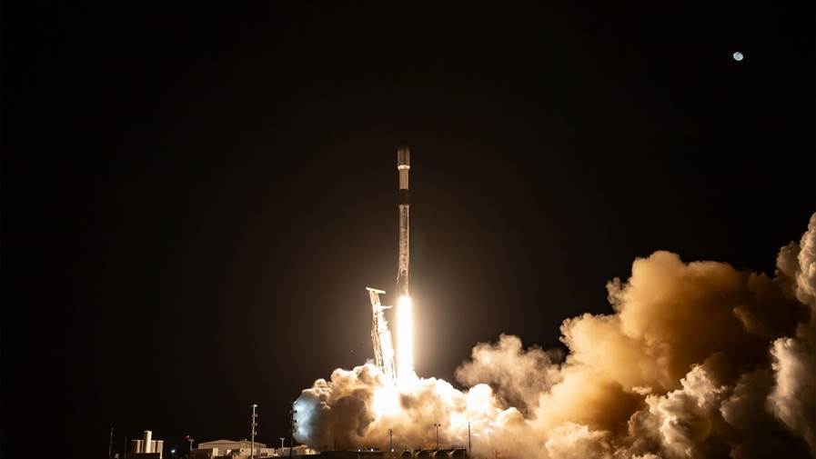 SpaceX为竞争对手OneWeb低轨卫星星座发射20颗备用卫星