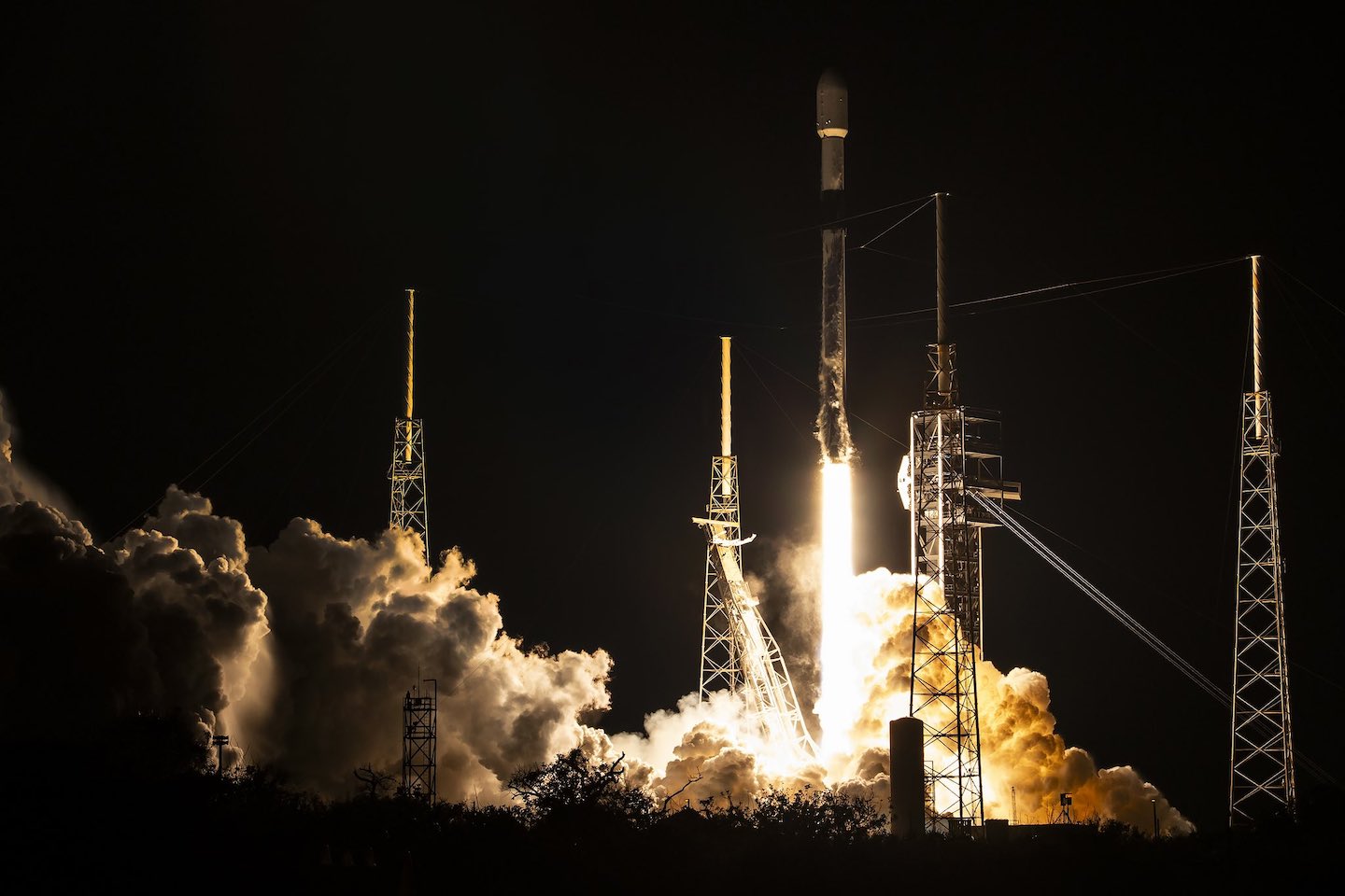 SpaceX为阿联酋Space42公司发射Thuraya 4